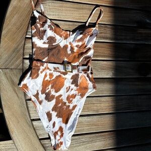 WEWOREWHAT Belted Bathing suit Size S